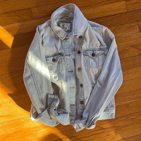 Forever 21 light blue jean jacket - Picture 1 of 3